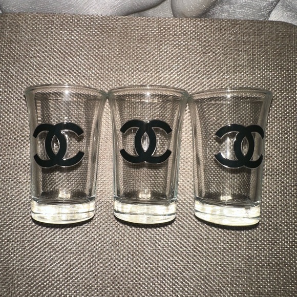 Chic Black Logo Shot Glass Set - Picture 3 of 5
